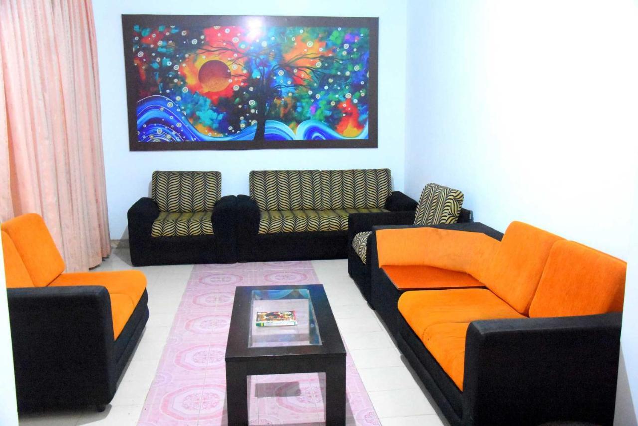 Happy Leoni Hotel Anuradhapura Exterior photo
