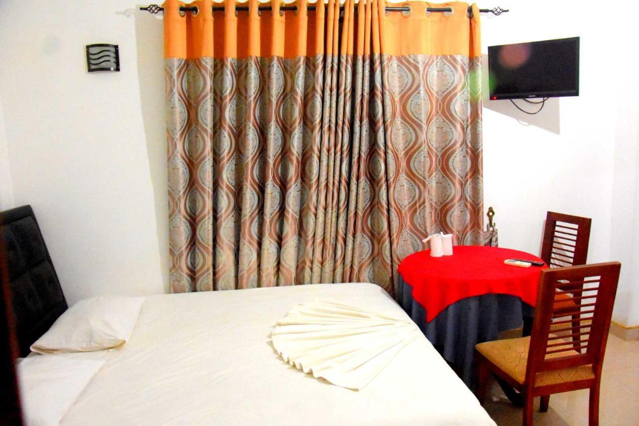 Happy Leoni Hotel Anuradhapura Exterior photo